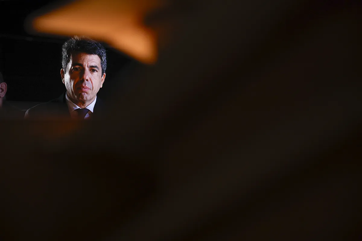 'Misión Enola Gay': Feijóo sobrevuela a Mazón