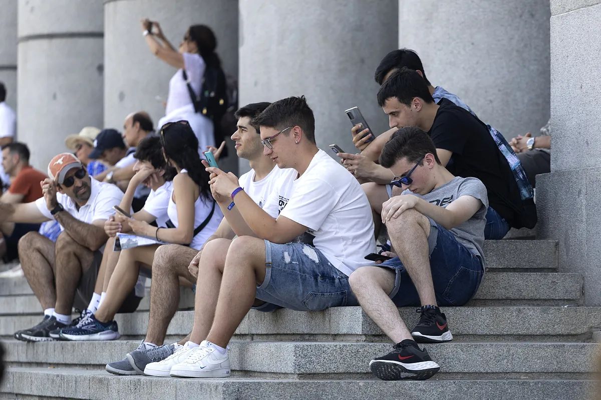 El 70% de los adolescentes pasa más de cuatro horas al día en internet: Amenaza el desarrollo libre y sano de sus vidas