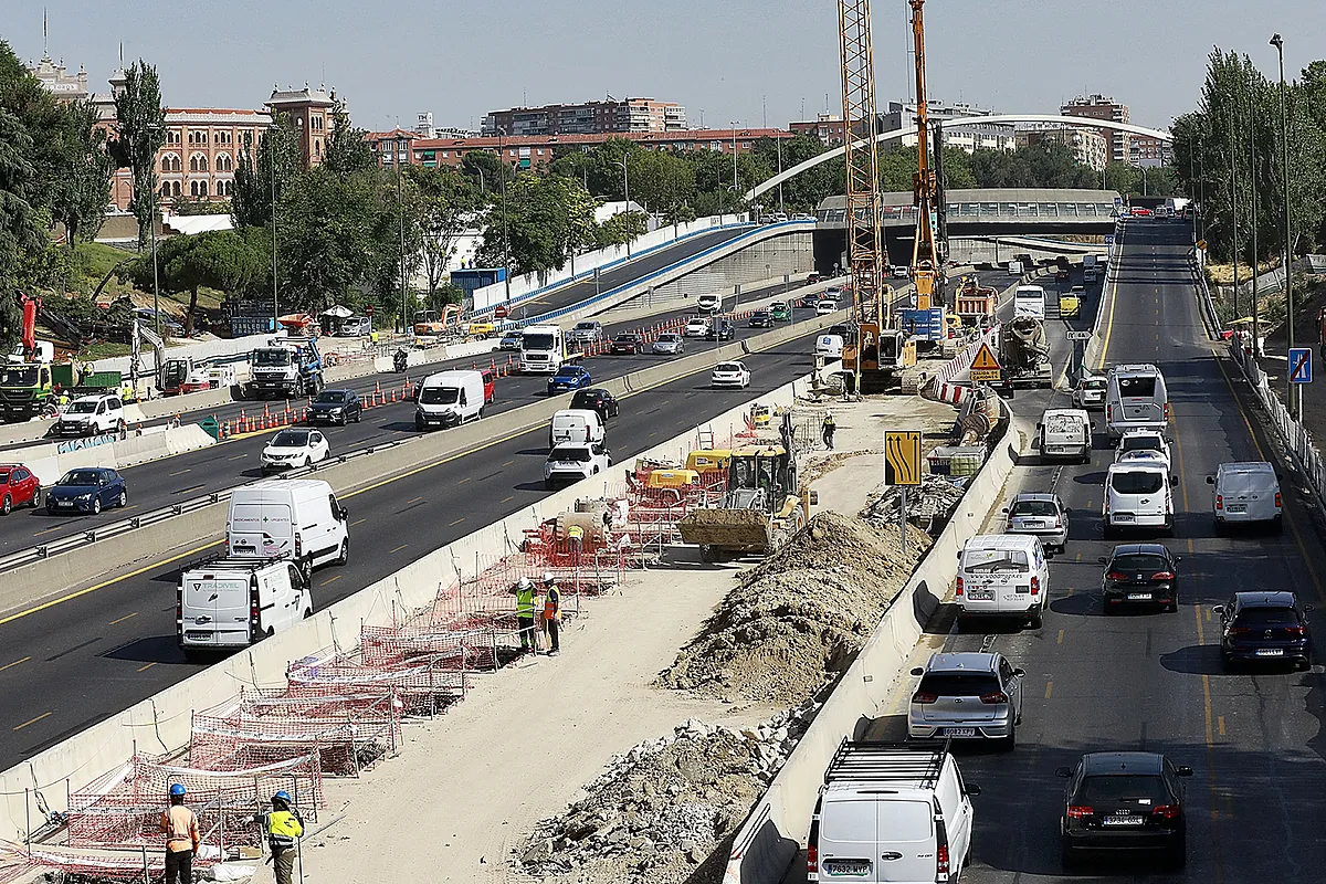 Madrid activa un plan especial de movilidad el 1 de septiembre por las obras en la A-5, Castellana y Ventas: autobuses y bicis gratis con más policías para el tráfico