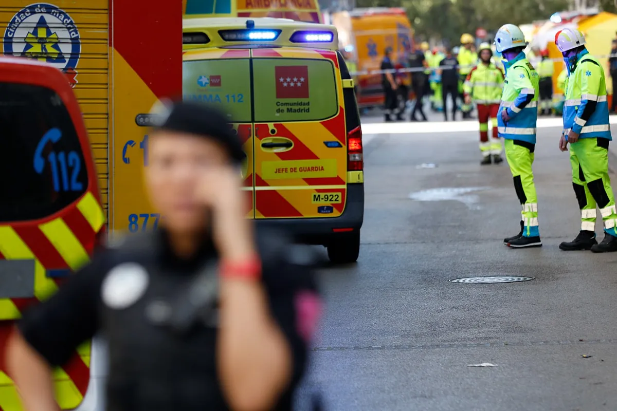 Se derrumba un edificio en pleno centro de Madrid: al menos tres heridos y cuatro desaparecidos