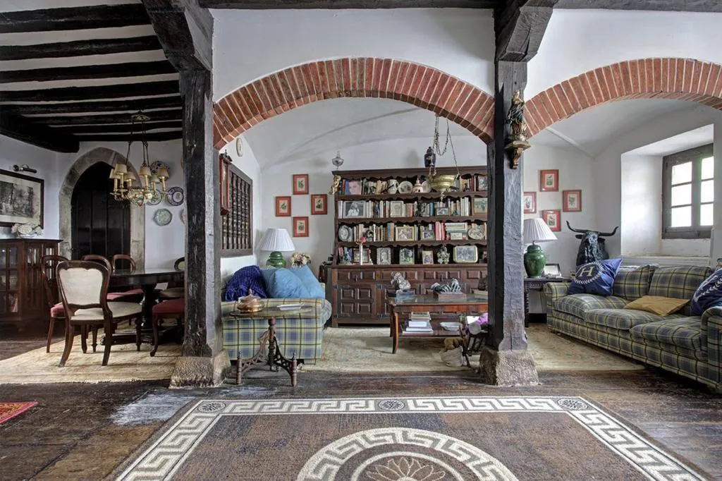 En venta la casa de Concha Espina que parece un cuadro impresionista