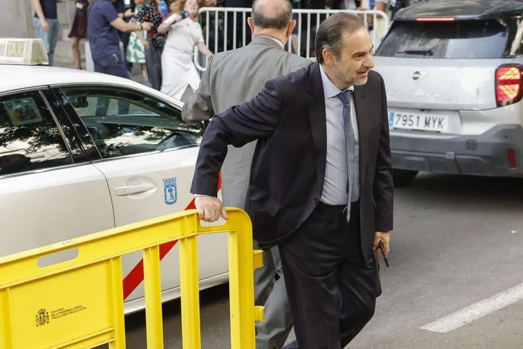 Ábalos contraataca y denuncia ante el Supremo que su ex mujer intenta revelar "información sensible" y "poner en riesgo" el caso