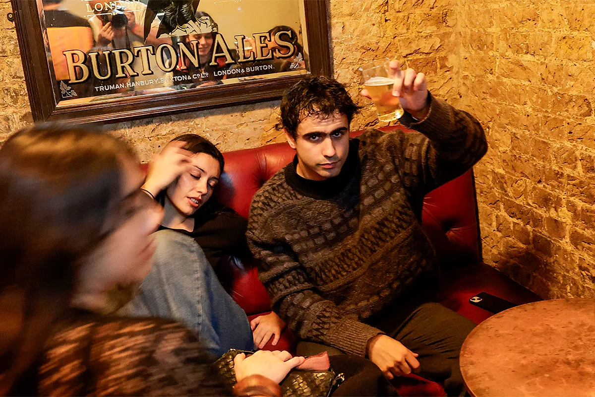 Dentro de la gira europea de Carolina Durante:  Somos una familia en la que cada uno hace lo que le sale de los huevos 