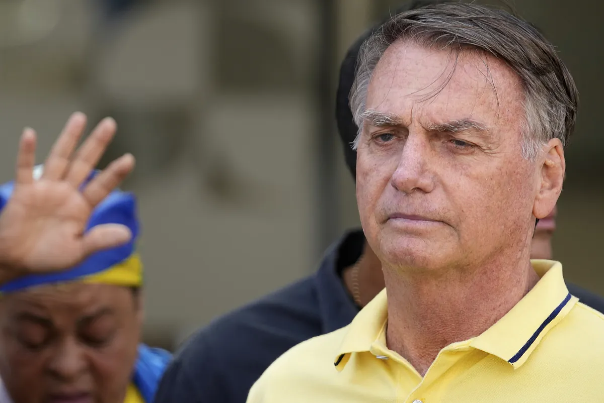 Bolsonaro Milei'ye Arjantin'de siyasi sığınma vermek için bir mektup hazırlayın