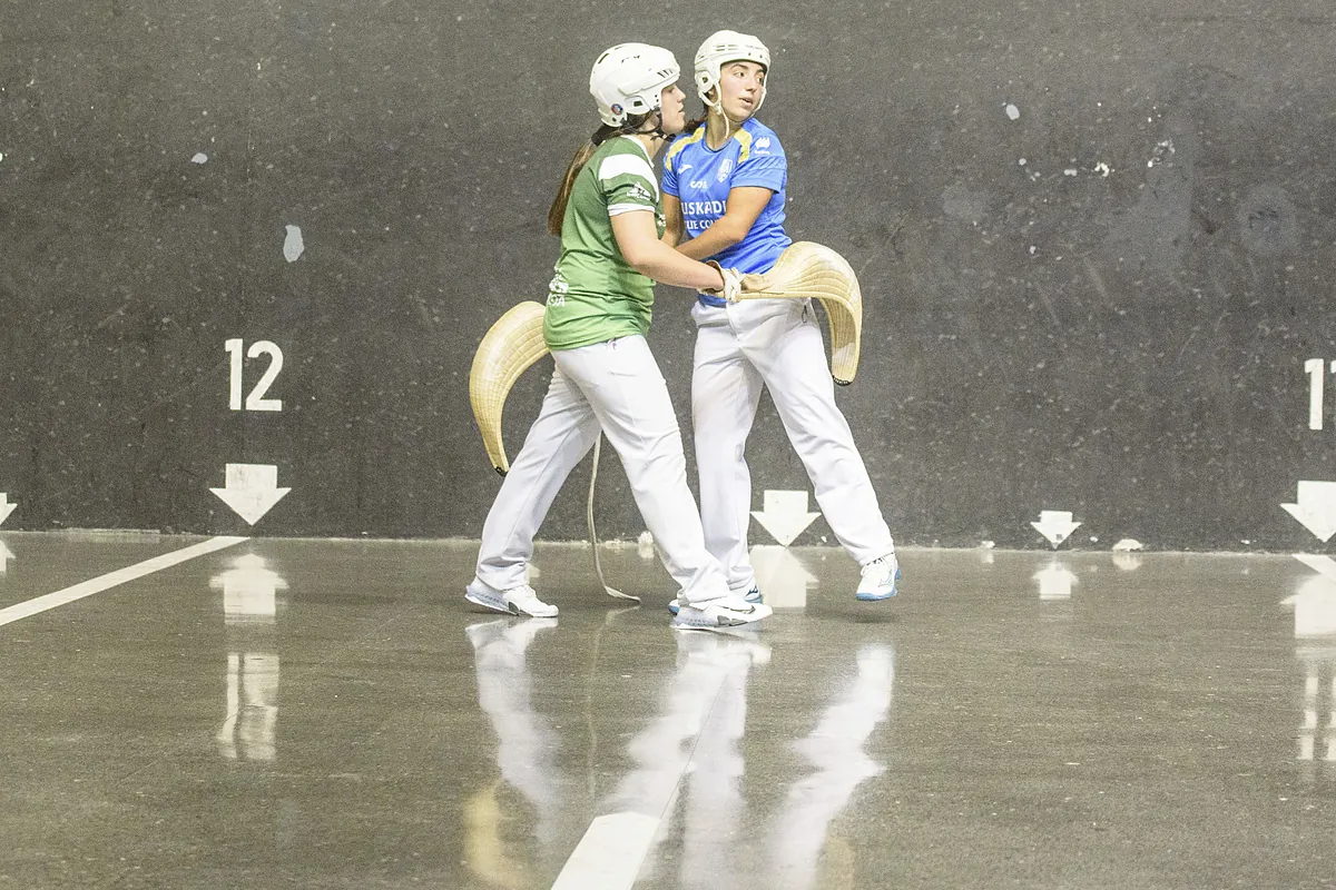 España derrota a Euskadi en el primer duelo oficial de pelota vasca ...