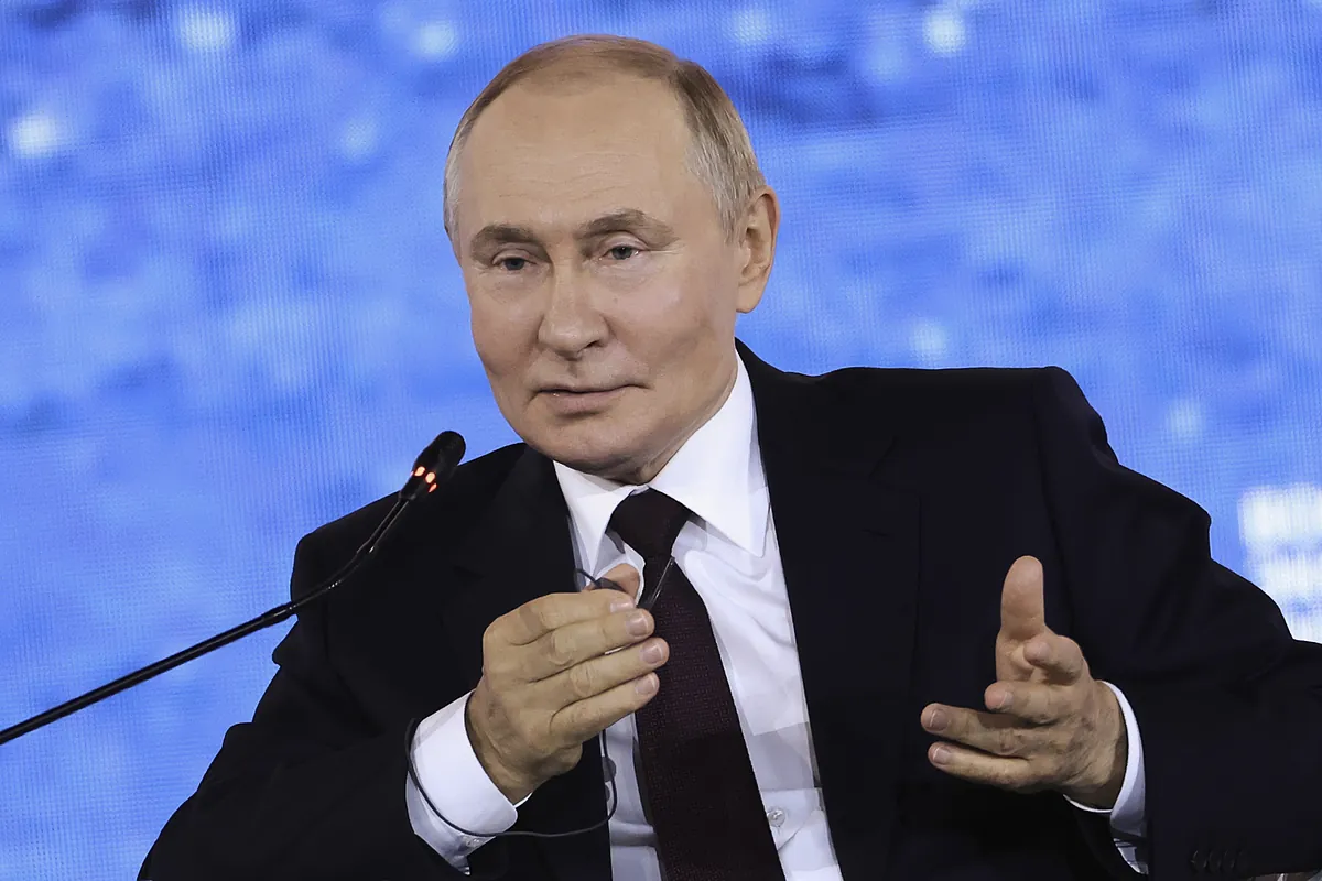 Putin avisa de que las tropas occidentales en Ucrania serían "objetivos legítimos" e insiste en que Zelenski vaya a Moscú