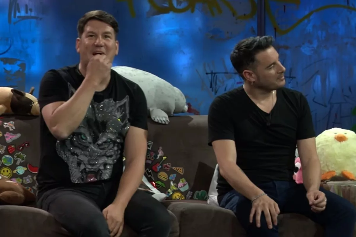 Andy y Lucas se burlan en La Resistencia de sus videoclips del pasado:  Parecemos el Torete y el Vaquilla | Televisión