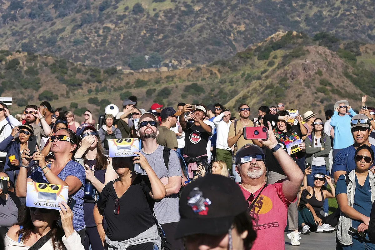 El cielo de España se oscurece: el maratón de eclipses que nos llenará de 'Astroturistas'