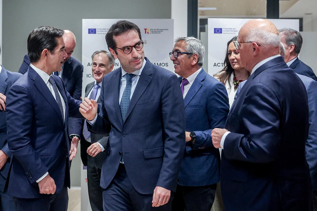 BBVA'nın katılımı olmadan Banco Sabadell'de OPA için hükümetin halkın konsültasyonu