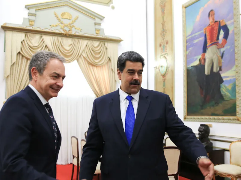 La Comisión mixta para la UE pide la retirada de privilegios a dirigentes que blanqueen "la dictadura de Maduro" aludiendo a Zapatero