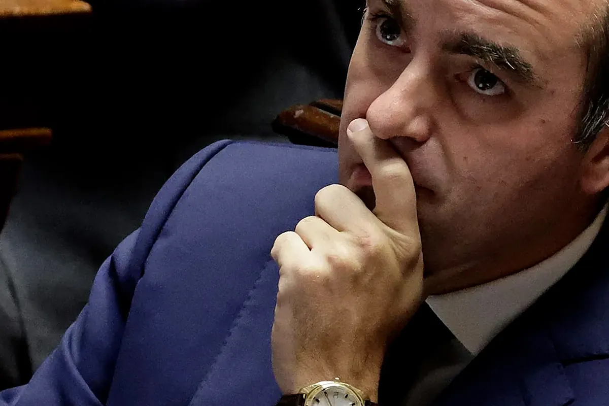 Sébastien Lecornu tocado, pero no hundido, supera las dos mociones de censura