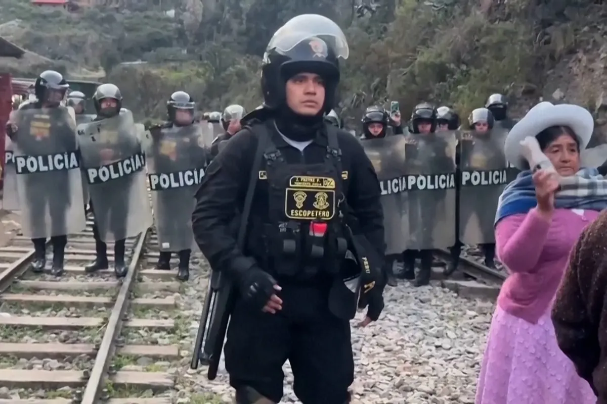 Caos en Machu Picchu con casi 1.600 turistas rescatados por las protestas de los pobladores