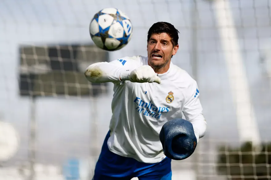 El Madrid, contra el partido de Miami: envía un escrito al CSD y Courtois critica que "en la NFL lo votan todos, aquí lo hacen porque les sale..."