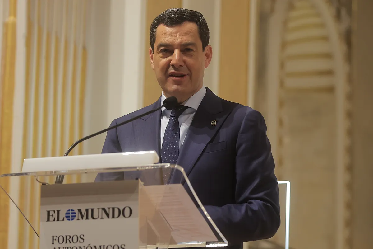 Moreno entra en la guerra con Puente por la retirada "chulesca" de las ayudas al transporte a los menores andaluces: "La Junta se hará cargo"