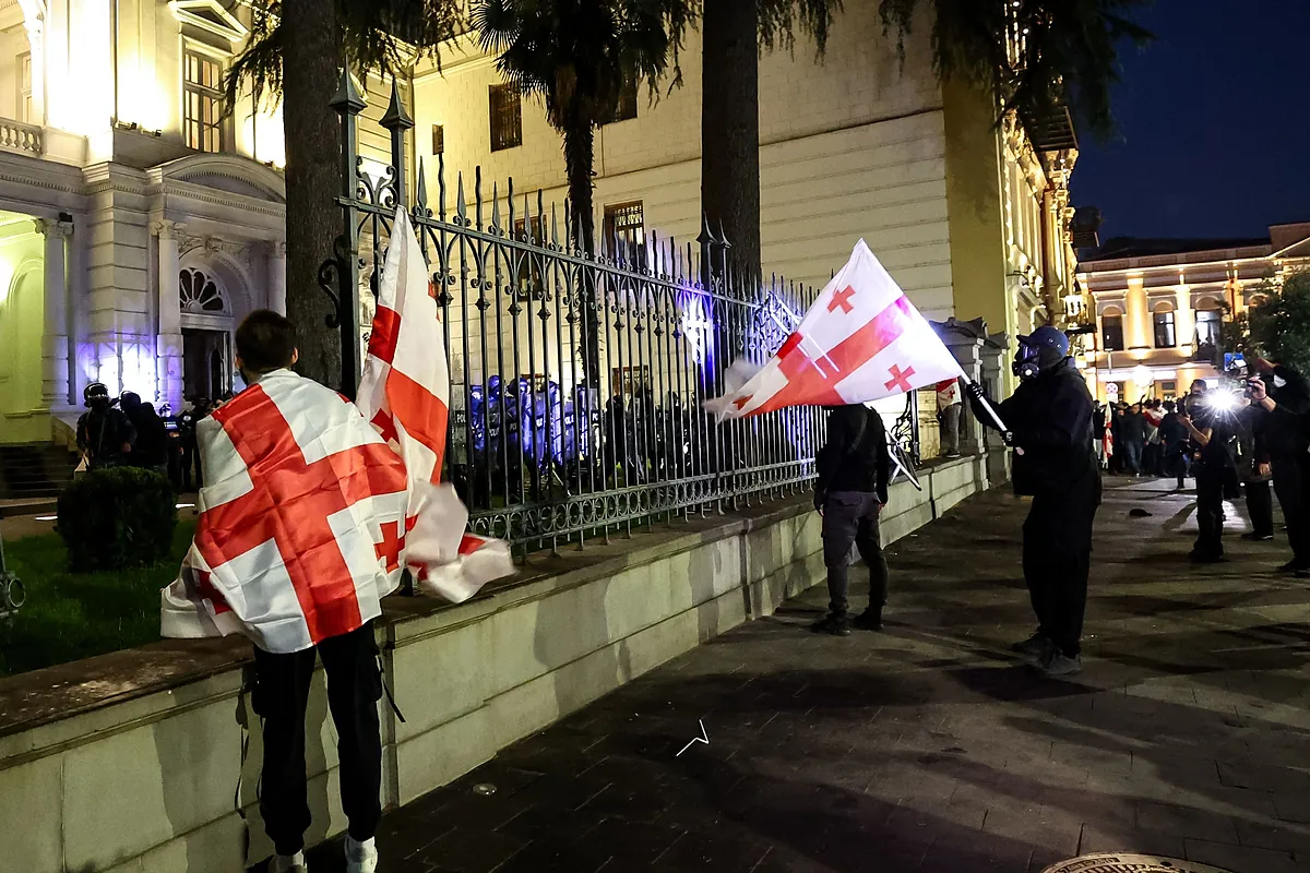 La Policía georgiana rechaza intento de asalto al palacio presidencial en Tiflis