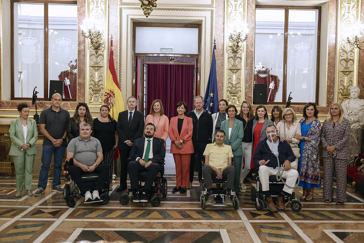 El Gobierno aprobará una partida de 500 millones de euros para pacientes con ELA y un nuevo grado de dependencia extrema