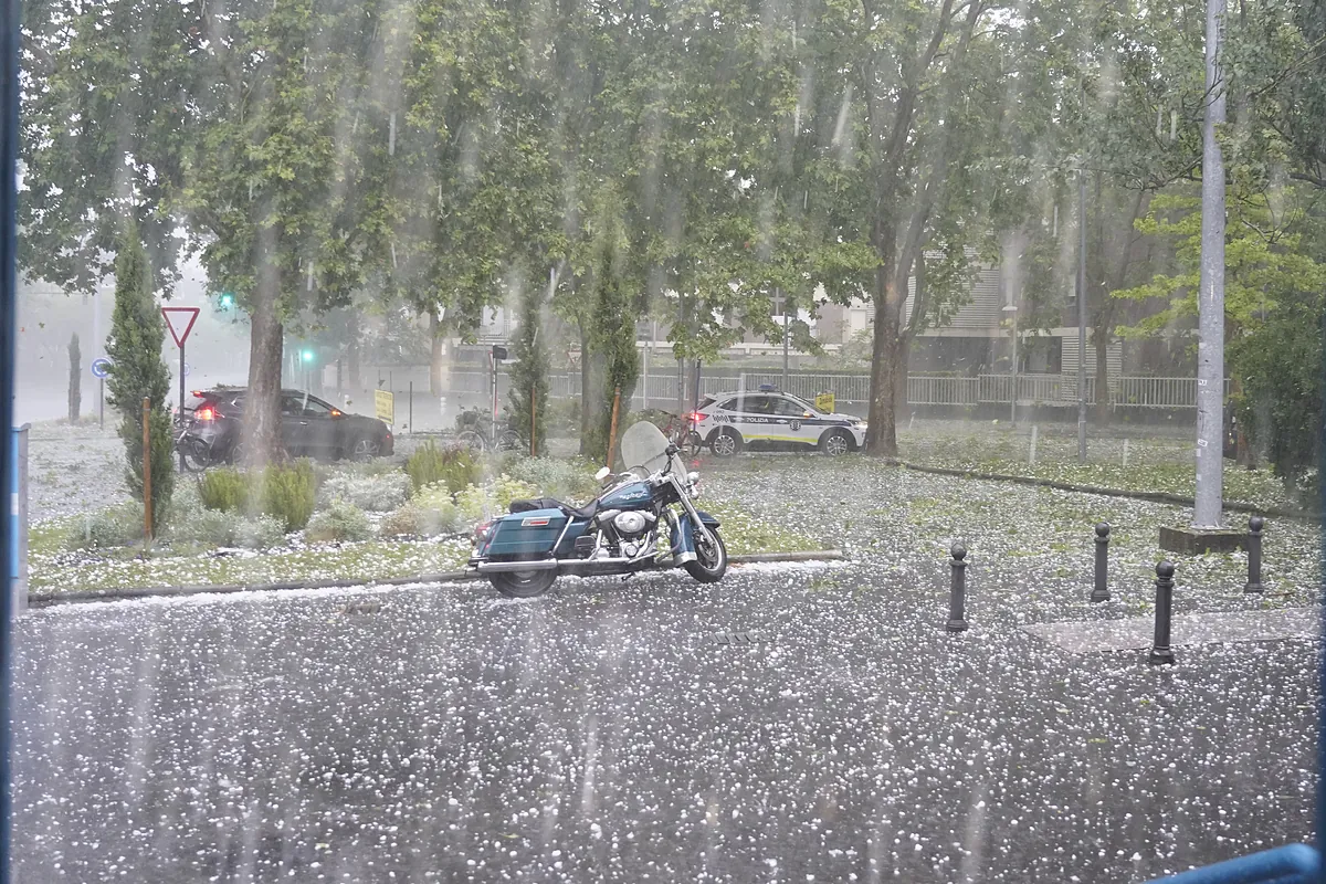 El tiempo cambia este lunes: una vaguada atlántica trae fuertes tormentas con granizo y pone en alerta a seis comunidades