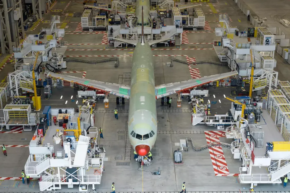 Airbus, uçuş kontrolündeki bir güvenlik açığını tespit ettikten sonra yaklaşık 6.000 A320 uçağını geri çağırma ve inceleme çağrısında bulundu