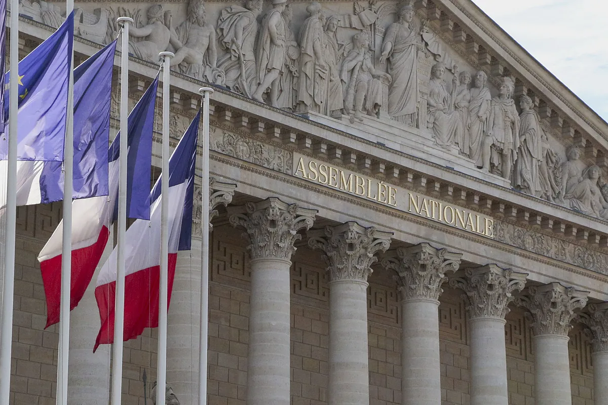 La caída de Bayrou provoca turbulencias en el mercado de la deuda a largo plazo de Francia