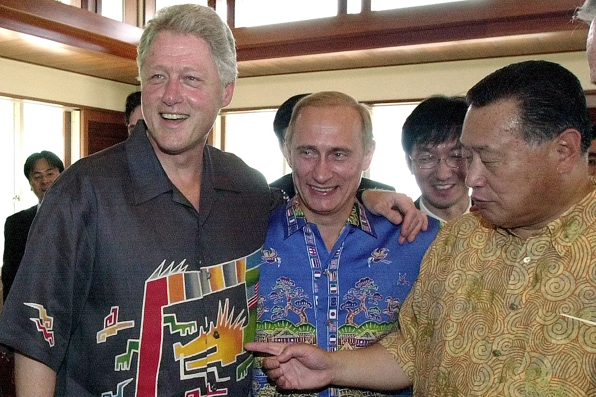 Dinero, crucifijos y mentiras: así manipula Vladimir Putin a los presidentes de Estados Unidos
