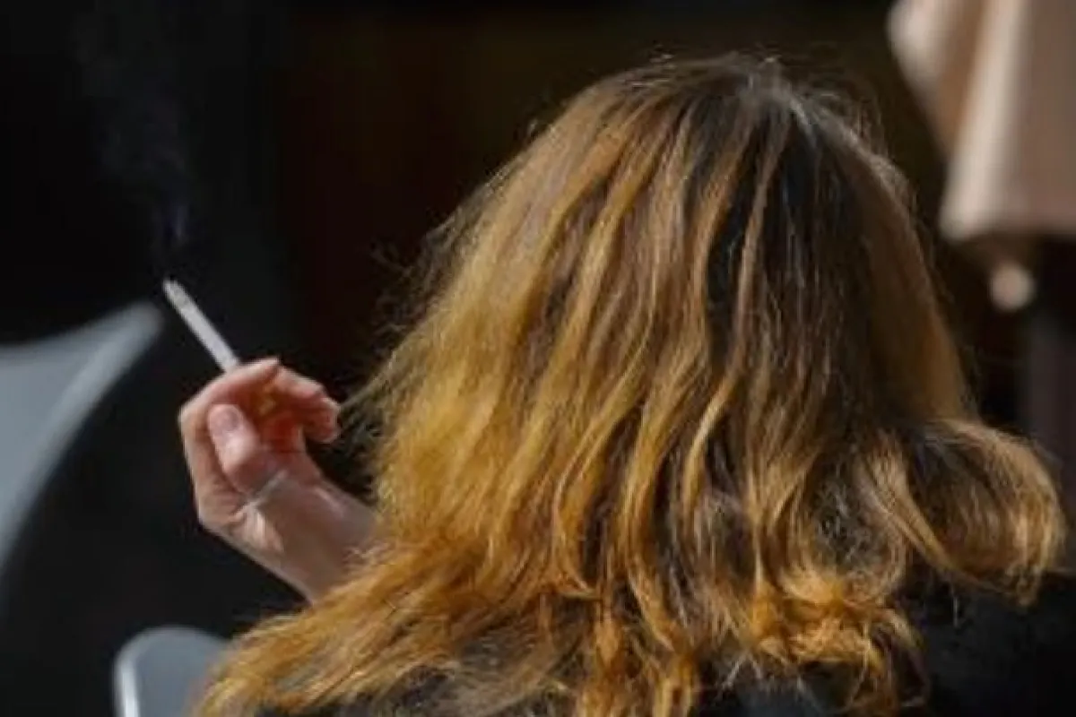 Adiós a los vaper y multas a los padres de los menores que fumen: así queda la ley antitabaco
