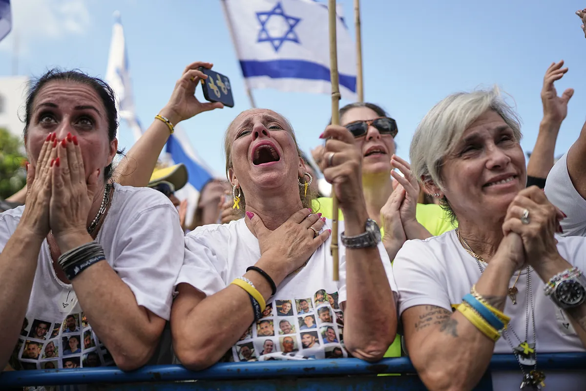 Desde la plaza de los rehenes en Israel: "Hemos cerrado el capítulo del sufrimiento y empieza la curación del trauma"