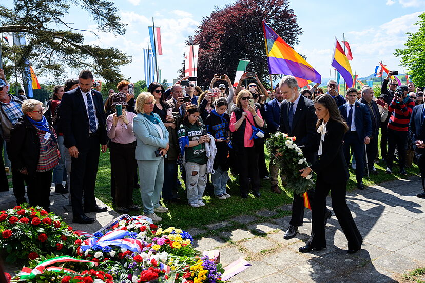 Felipe VI en Mauthausen: "Recordamos a los miles de españoles republicanos que lucharon contra el nazismo y por la libertad" | España