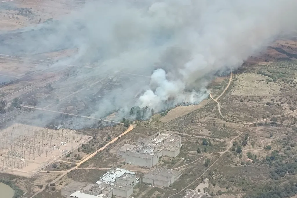 Un descontrolado incendio en Valdecaballeros (Badajoz) supera ya las 1.000 has quemadas