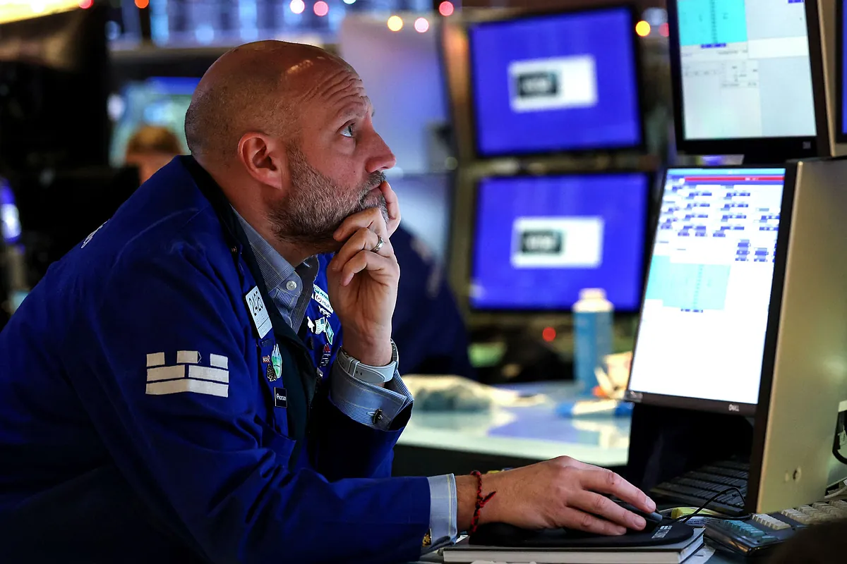 Huida histórica de la bolsa estadounidense: los inversores españoles registran las mayores salidas de fondos del siglo