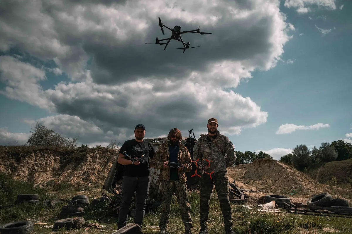 Pilotos de drones 'Top Gun' en Ucrania: "Asistimos a la mayor revolución bélica desde la invención de la pólvora"