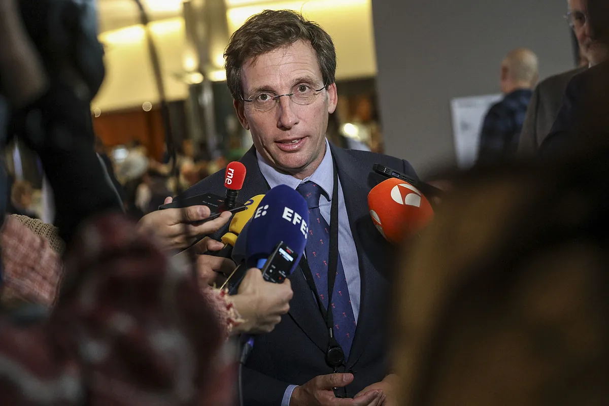 La "oportunidad" de Almeida en forma de pleno extraordinario para cerrar su crisis por el 'síndrome post aborto'