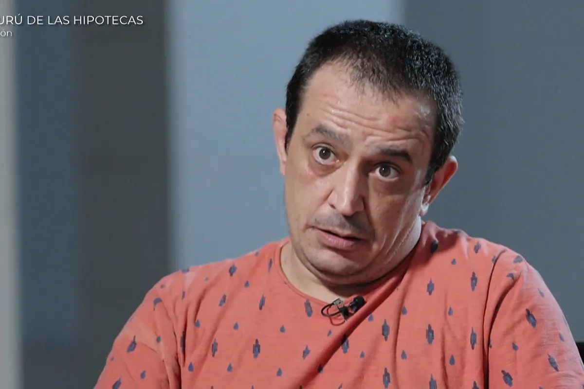 La caída a los infiernos de Simón Pérez, el gurú de las hipotecas que ahora 'vende' hasta sus cejas