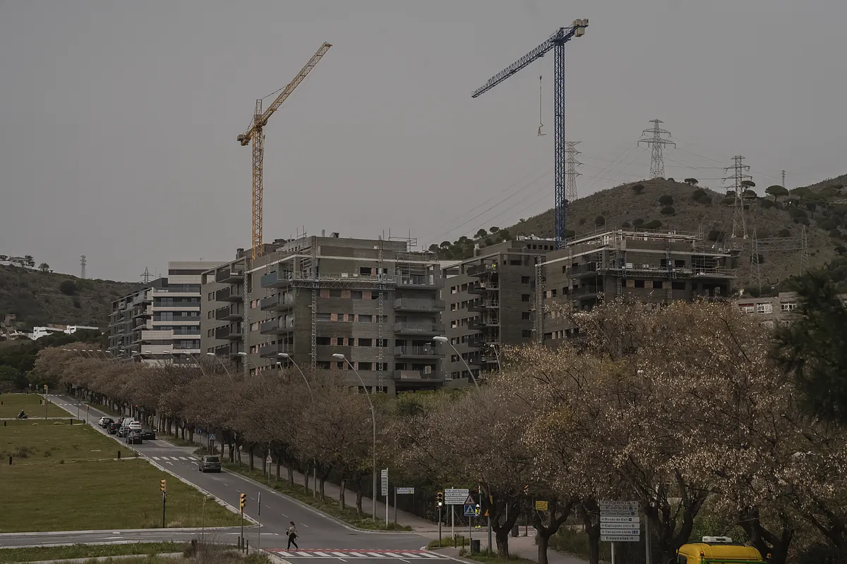 La compraventa de viviendas crece un 2,3% y experimenta su mejor abril desde 2008 a pesar de la disminución de la renta y el precio del metro cuadrado en máximos