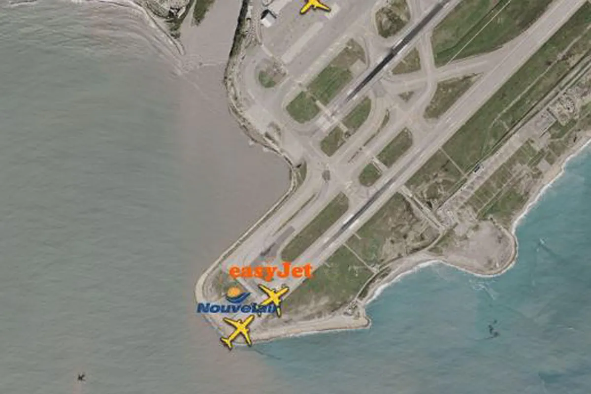 Nice Havalimanı'nda Mucize: Pilotlar, bir pist hatasından sonra üç metre uzakta kalan iki uçağın şokundan kaçının