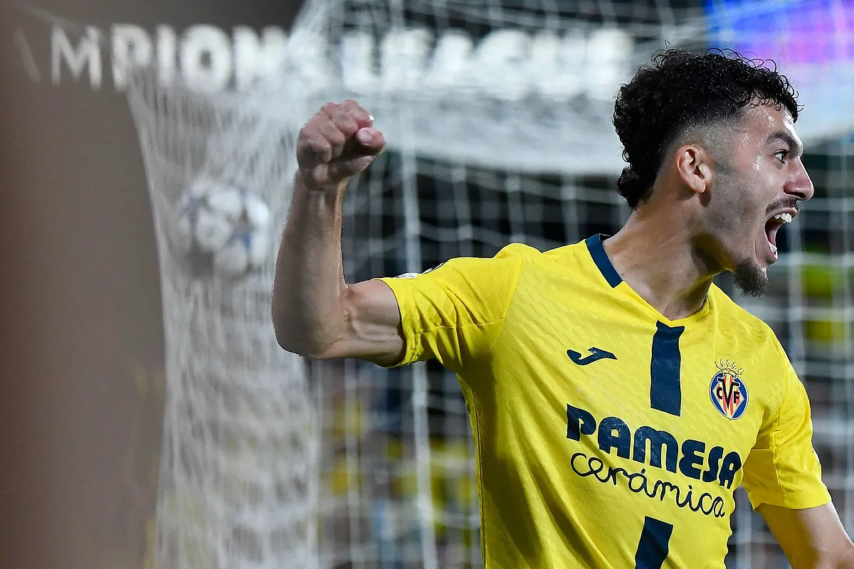 El brillo de Mikautadze, el futbolista del pueblo: el dorsal 69, los paseos por Villarreal, el consejo de Pires...