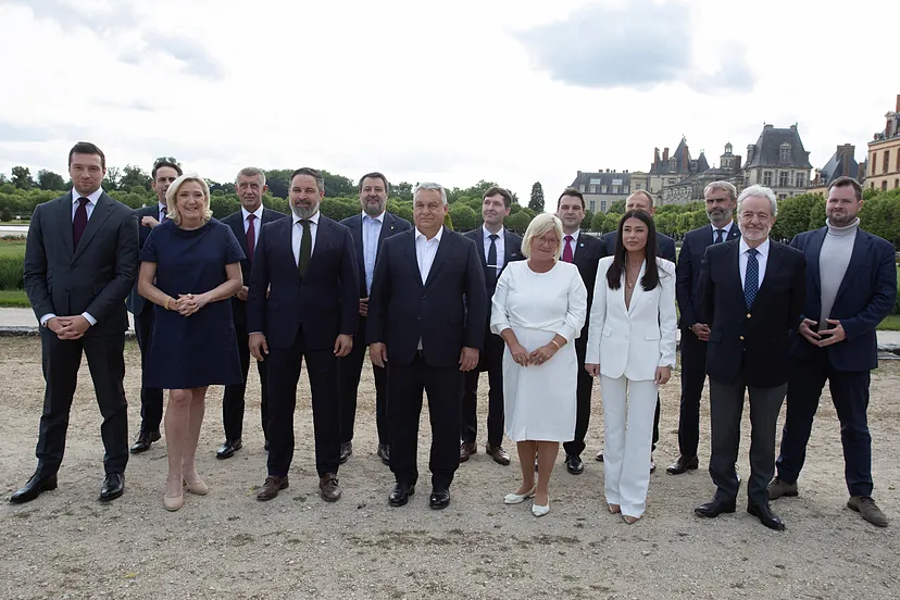 Abascal renueva su apuesta por Le Pen, Orban, Salvini y Milei tras  desmarcarse de la manifestación del PP: "Van a ir a por cada uno de  nosotros" | España