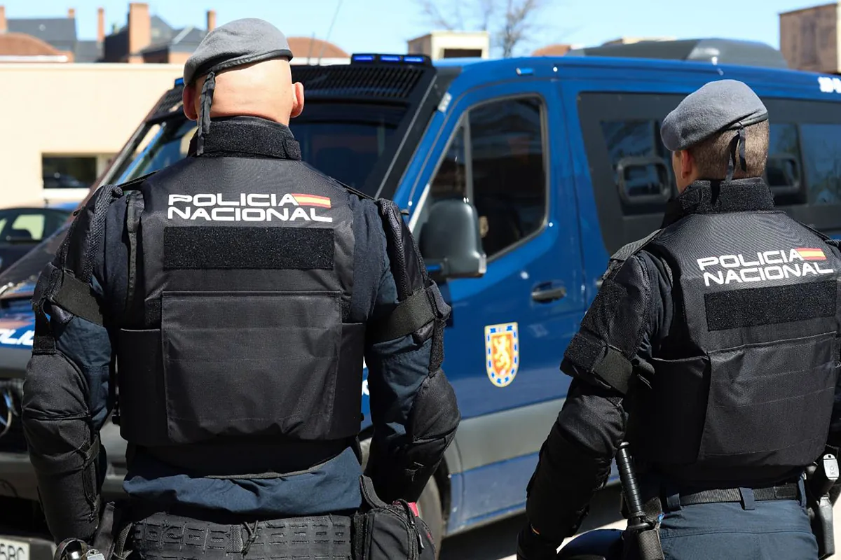 Desmantelan una red de explotación sexual en Elche y liberan a diez mujeres obligadas a prostituirse y a consumir drogas con los clientes