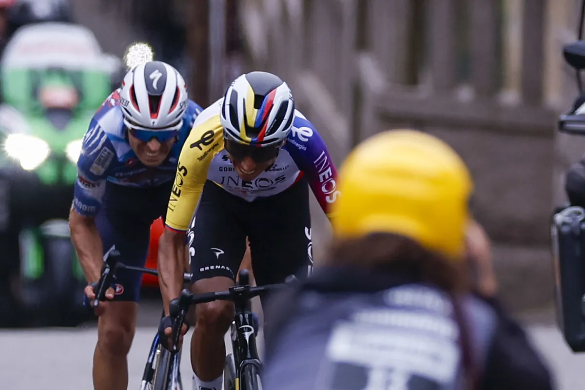 Bernal se impone a Landa en otro bochornoso y precipitado final