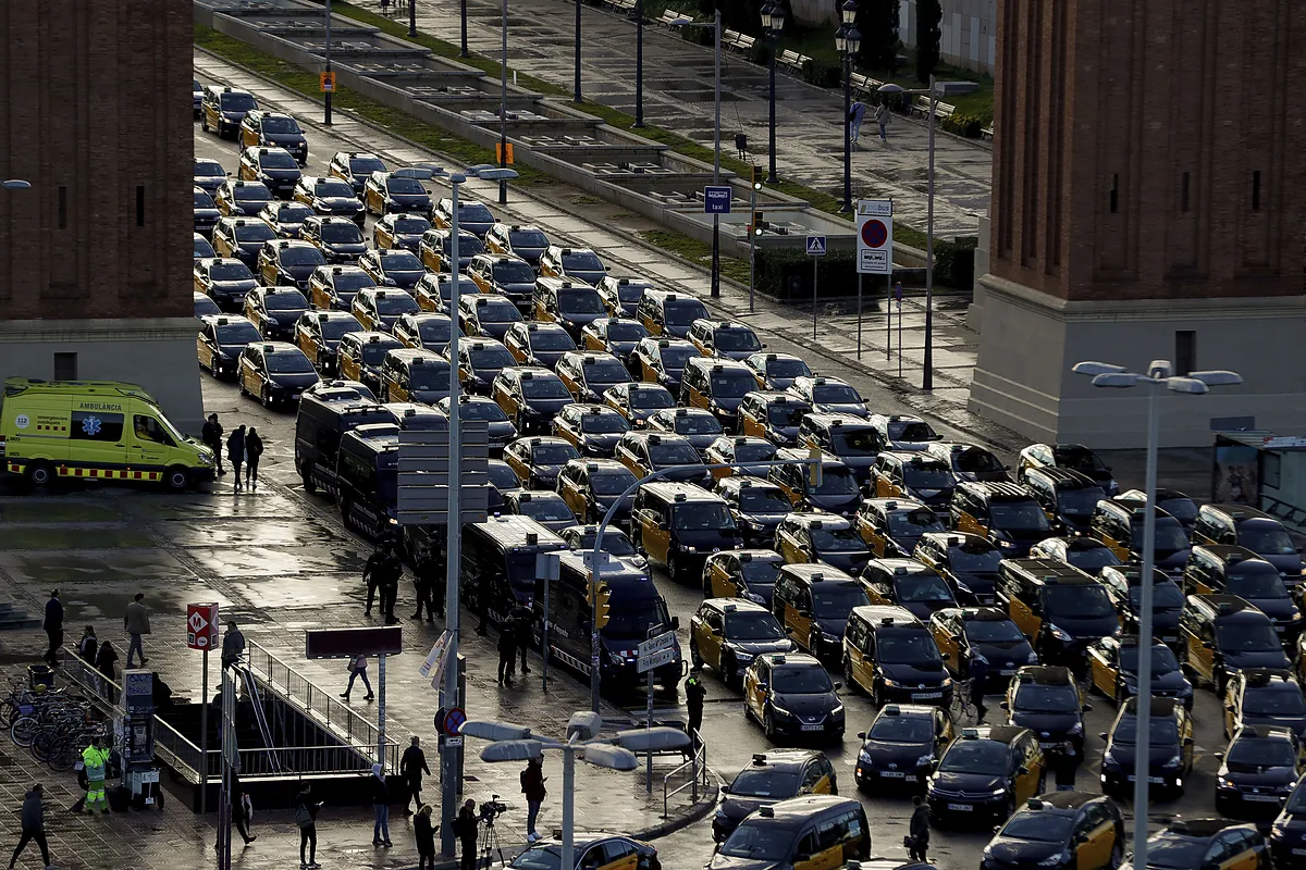 Cataluña se convierte en un infierno regulatorio para las VTC siete años después del  decreto Ábalos 