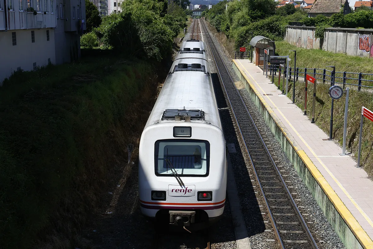 Una avería en la catenaria afecta a seis trenes en Navarra