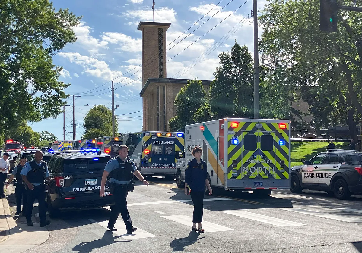 Un tiroteo en una escuela católica de Minnesota deja dos niños muertos y 17 heridos