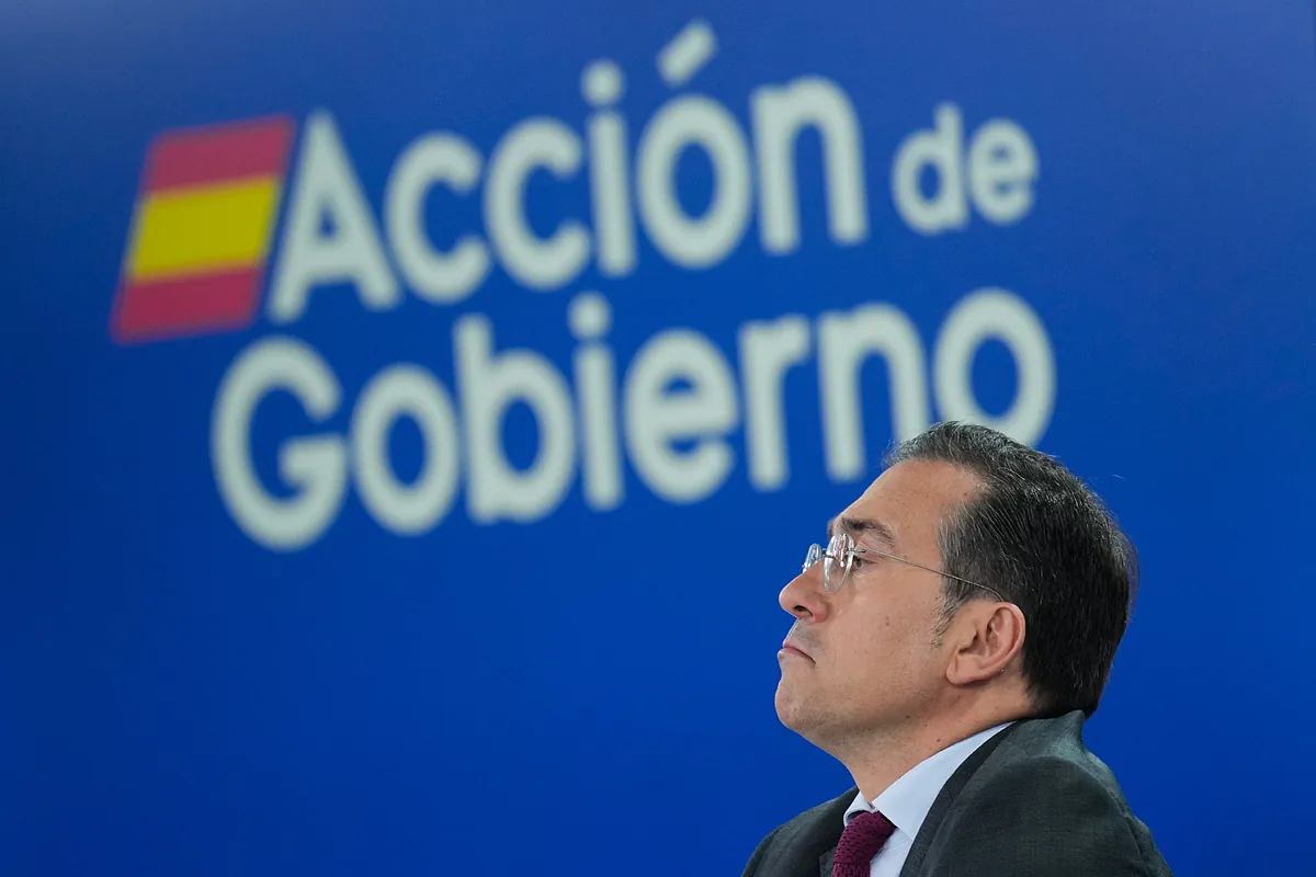 Las contradicciones de Albares sobre la presencia de Israel en la Vuelta: puede vetar cualquier competición por incompatible "con la política exterior"