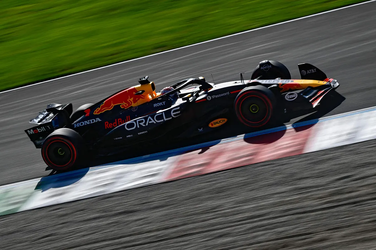 Verstappen roza la perfección con una 'pole' de récord en Monza