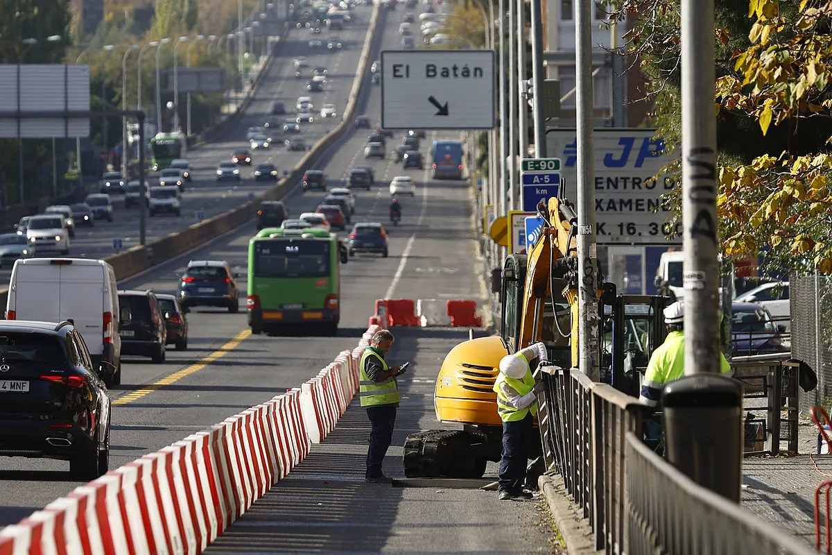Primer día laborable con los túneles de la A-5 y la A-3 cerrados de entrada a la capital y obras activas: posible mañana de caos en Madrid