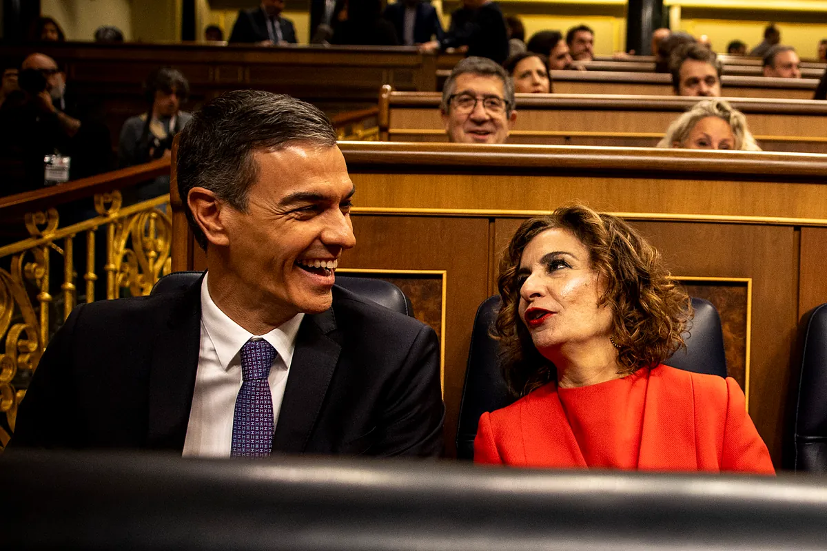 El Gobierno mueve ficha: convoca a las comunidades para hablar del techo de gasto y la financiación autonómica