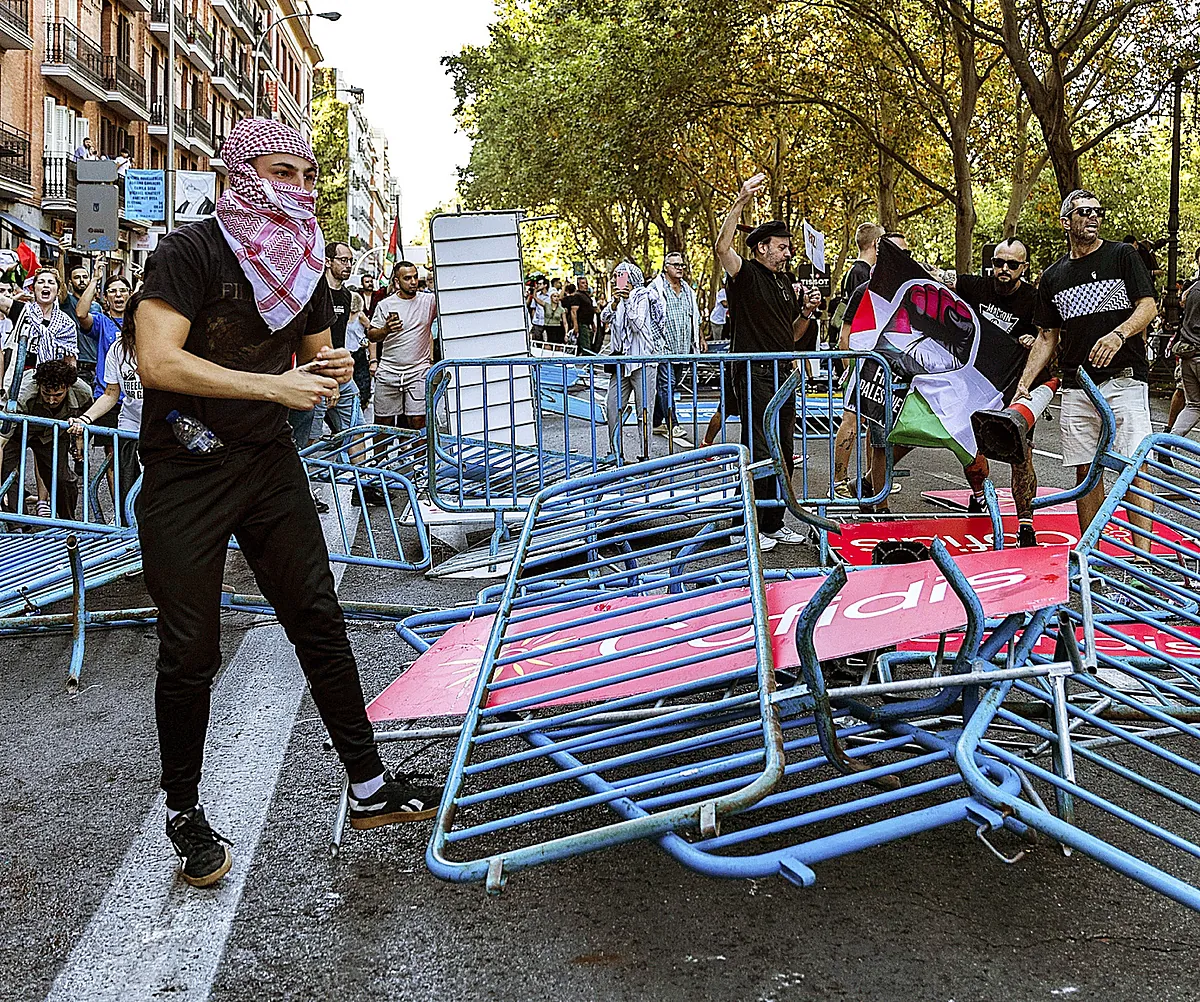 Tres de los identificados en el tumulto de la Vuelta fueron detenidos en Francia por integración en ETA
