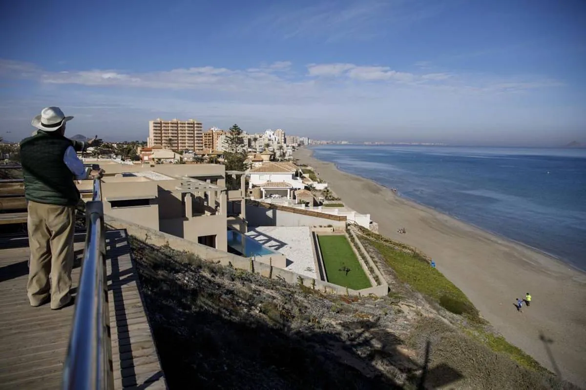 Nueve personas ingresadas por una intoxicación alimentaria en un hotel de La Manga
