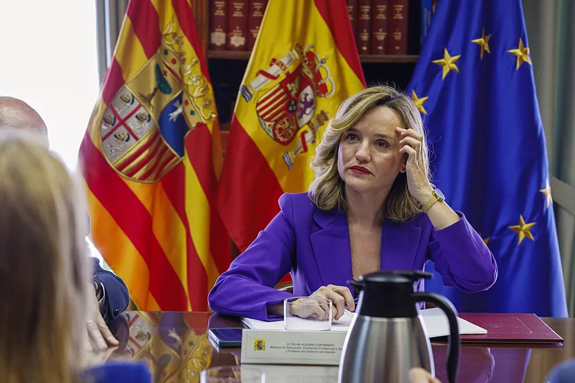 Pilar Alegría denuncia que lleva "48 horas siendo víctima de un machismo  repugnante e intolerable" | España