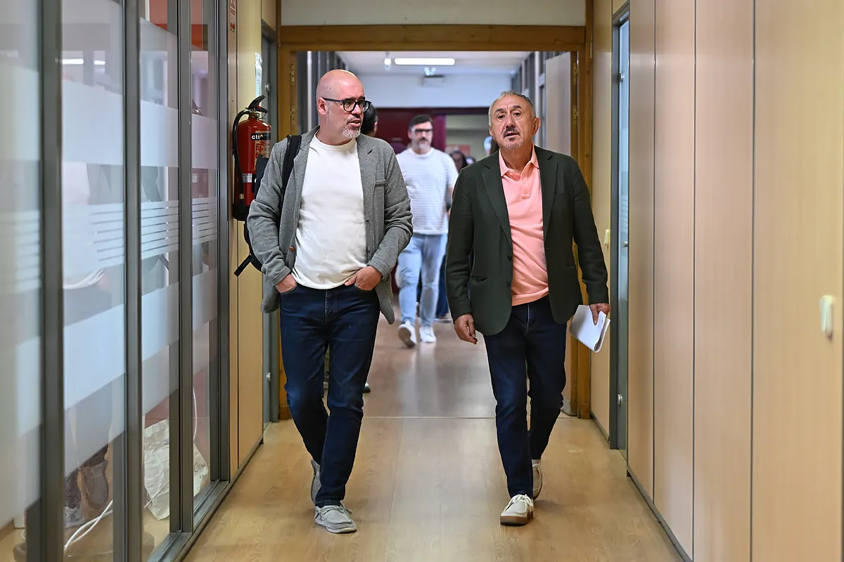 Unai Sordo y Pepe Álvarez se encierran en una iglesia con las cúpulas de CCOO y UGT por la reducción de la jornada laboral: "Nos hace falta un milagro"