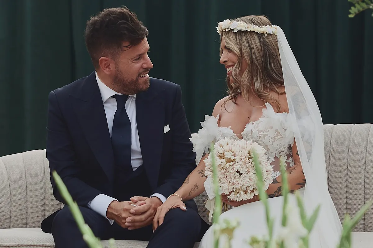 Casados Paulina Rubio Vestido De Novia Eva Longoria Se Vuelve A